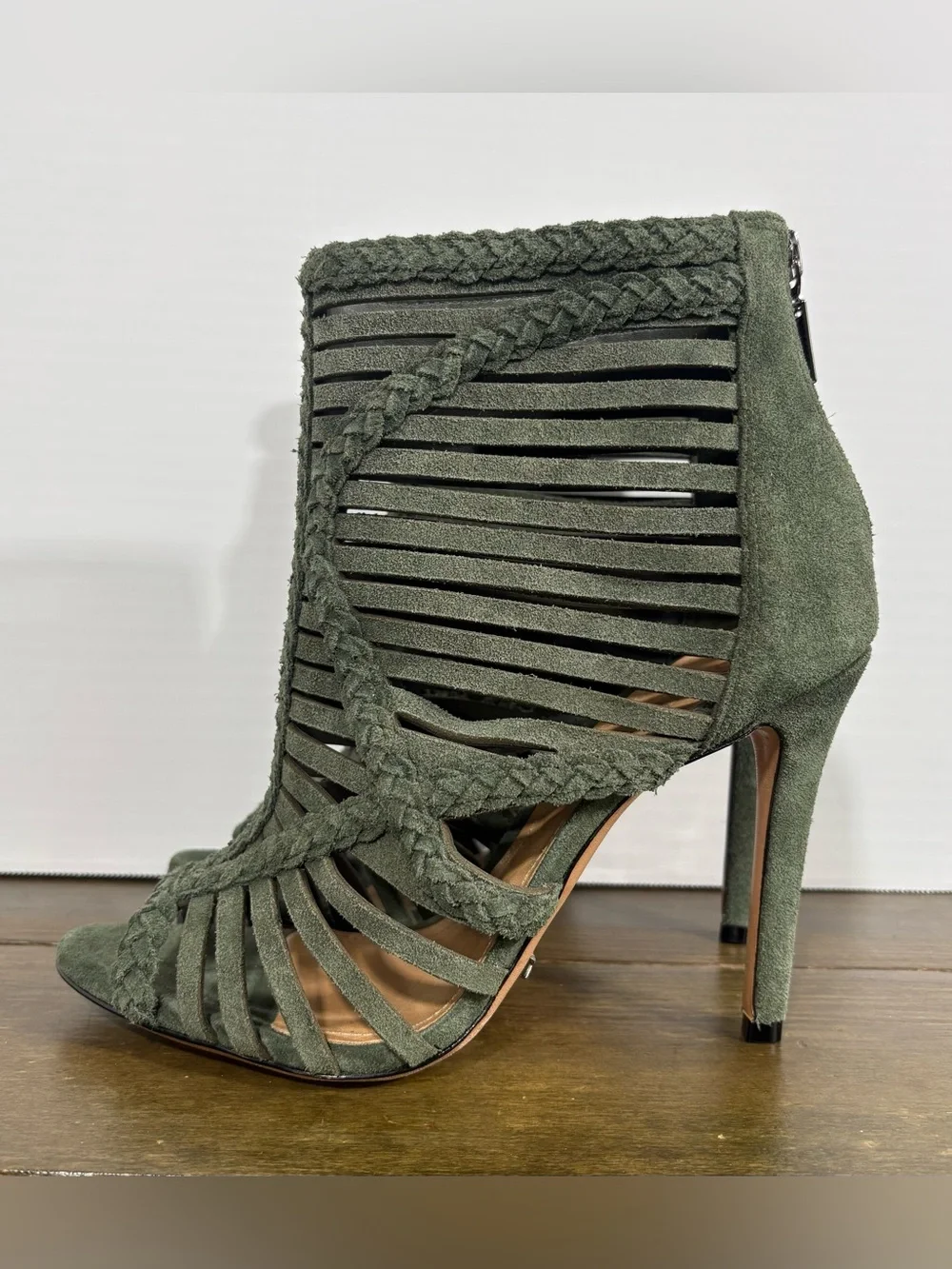 SCHUTZ referral off code